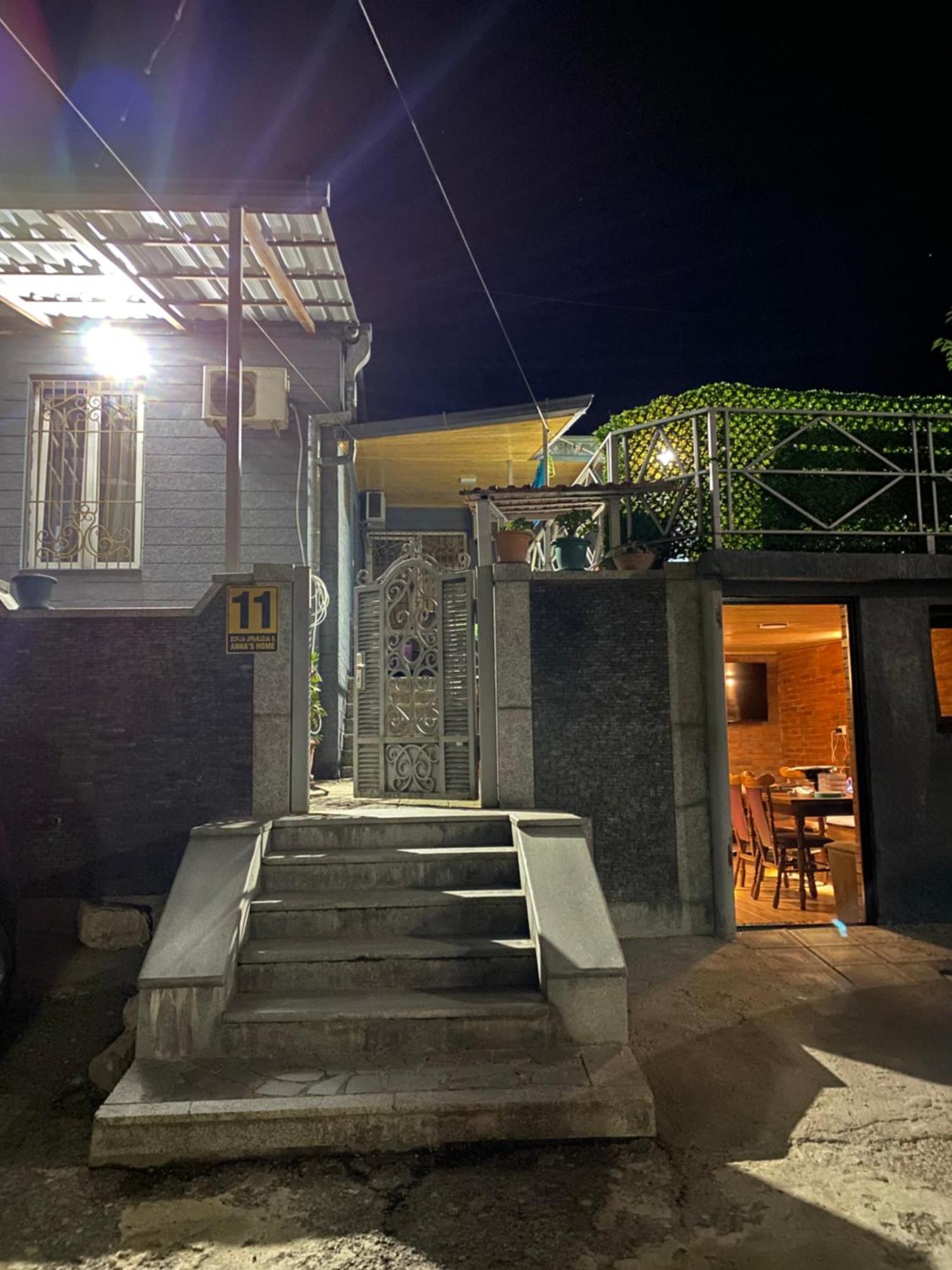 Anna'S Home 쿠타이시 외부 사진